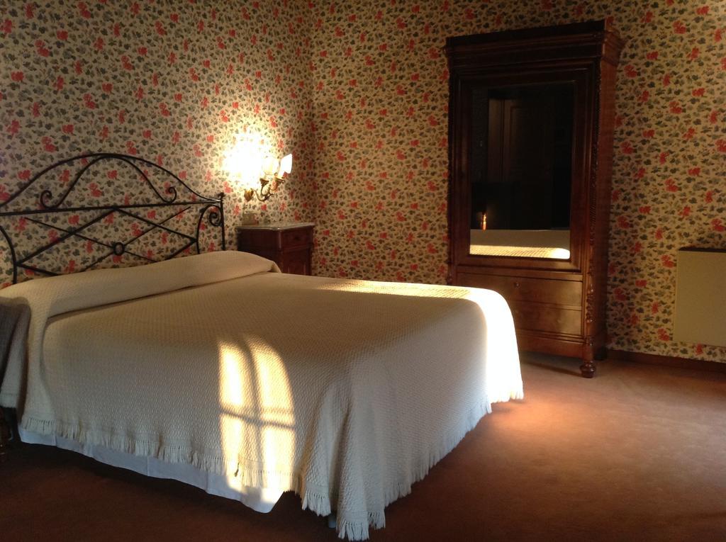 Palazzo Calvi Bed and Breakfast Soragna Camera foto
